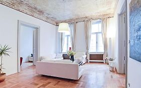 Beautiful apartment in 7th district